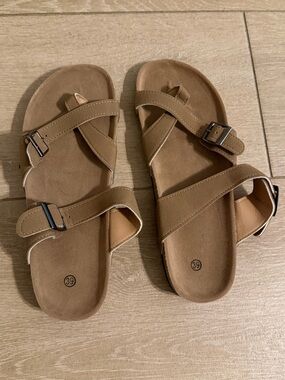 Amazon brown Strappy NWOT suede sandal-size 39